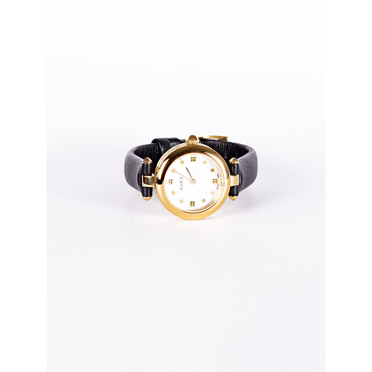 Наручные часы Gucci G001 часы женские кварцевый механизм, кожаный ремешок, белый циферблат Наручные часы Gucci G001 часы женские кварцевый механизм, кожаный ремешок, белый циферблат
